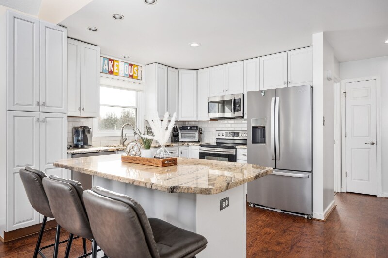 Building Photo - 145 Old Farm Hollow