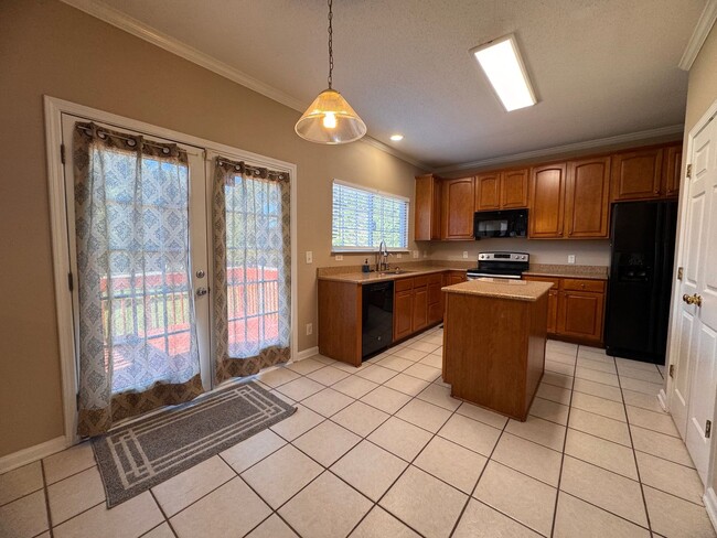 Building Photo - Fabulous 4BR 2.5 Home