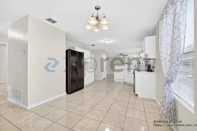 Building Photo - 6525 Meadow Way Ln