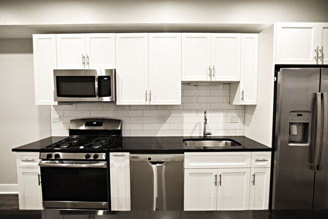 Building Photo - 3212 N Halsted St
