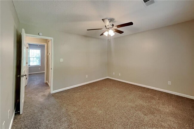 Building Photo - 241 Kipling Dr