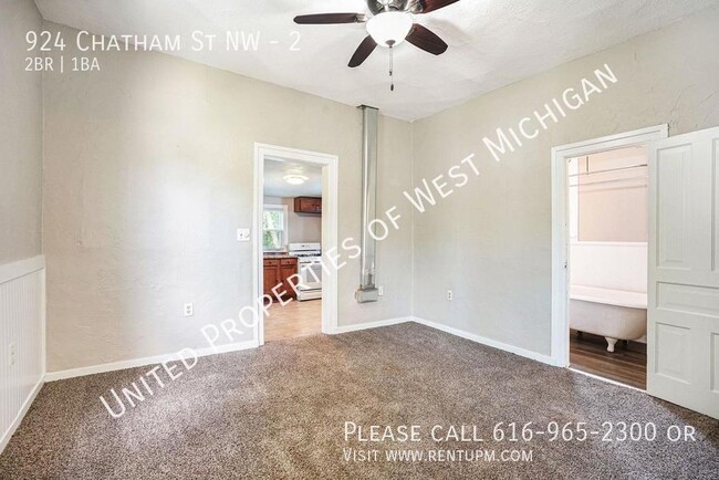 Building Photo - Tours Estimated to Begin 12/9 | 2 Bed 1 Ba...