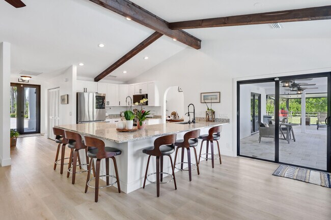 Building Photo - 14704 Black Bear Rd