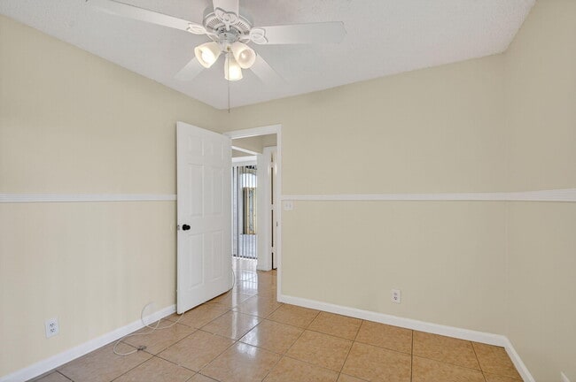 Building Photo - 2701 Waterview Cir