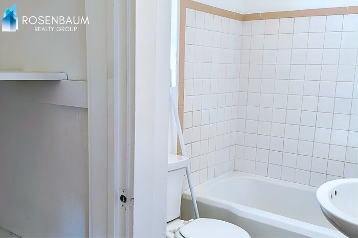 Building Photo - 3433 E Pima St