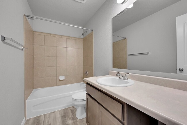Building Photo - $2,150 - 3 Bed, 2.5 Bath Updated Townhome ...