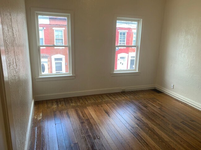 Building Photo - York City-3 Bedroom 1 Bath House