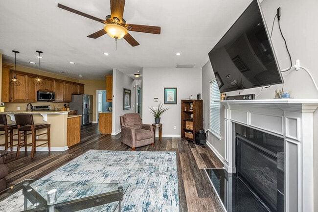 Building Photo - 2808 Ortega Dr