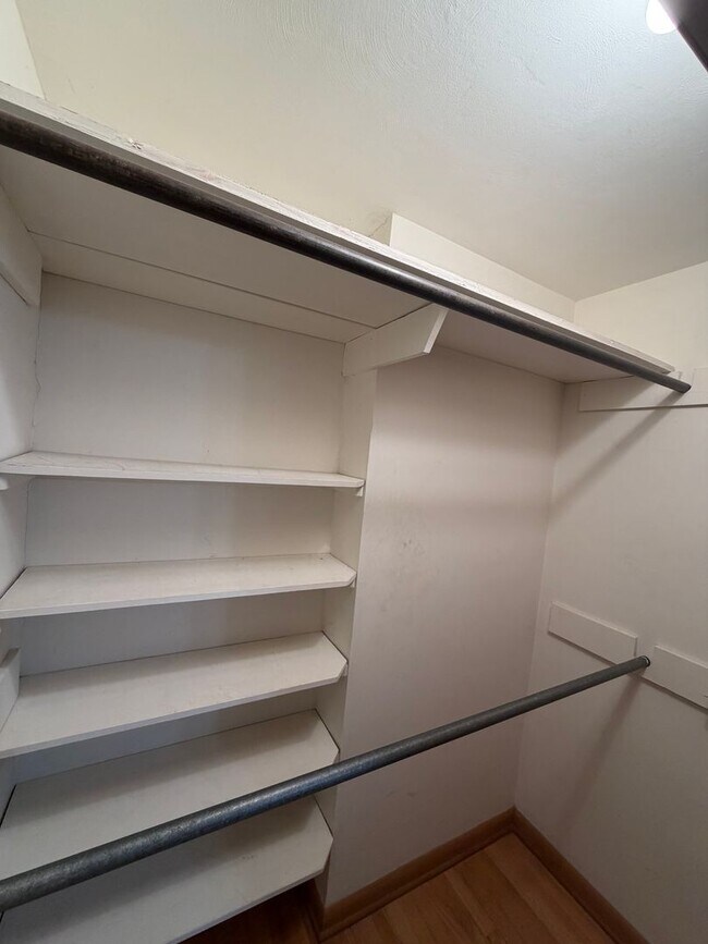 Building Photo - 3 bedroom, 2 bathroom, 2 car garage hom for rent