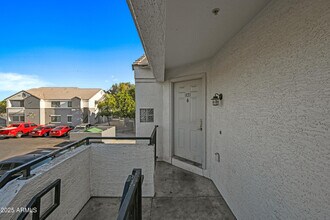 Building Photo - 3065 N 67th Ave