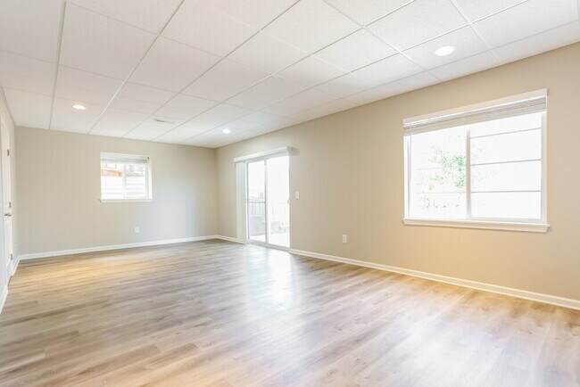 Building Photo - 3305 Riverwood Way