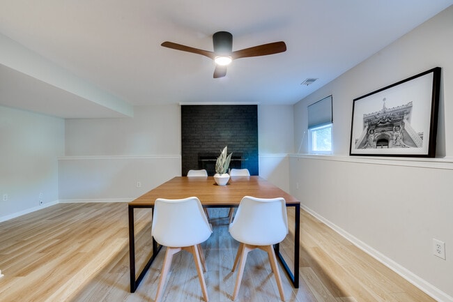 Coworking Area - 5471 Braddock Ridge Dr