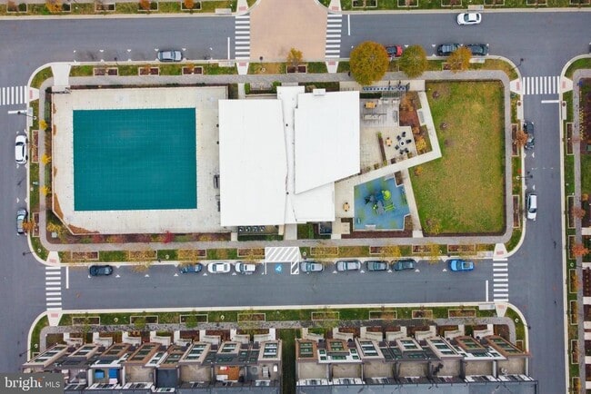 Building Photo - 16199 Columbus Ave