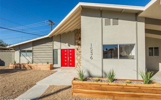 Primary Photo - 1536 Sombrero Dr
