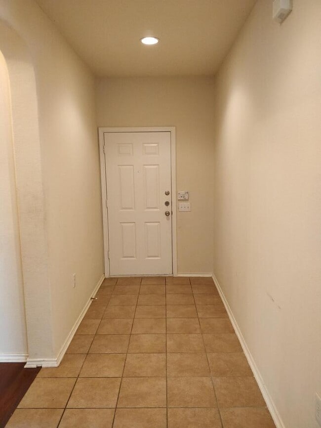 Building Photo - 9000 Ipswich Bay Dr