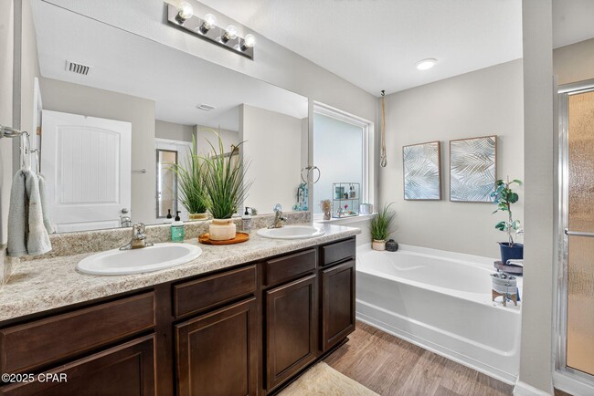 Building Photo - 263 Red Bay Rd