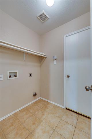 Building Photo - 5572 Spring Ridge Dr