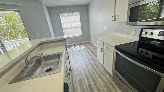 Building Photo - 1037 S Hiawassee Rd