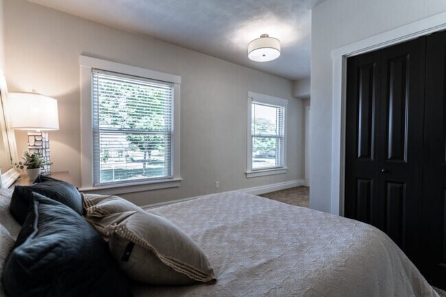 Primary Photo - 101 N Rose St