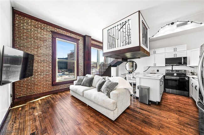 Building Photo - 408 W St Clair Ave