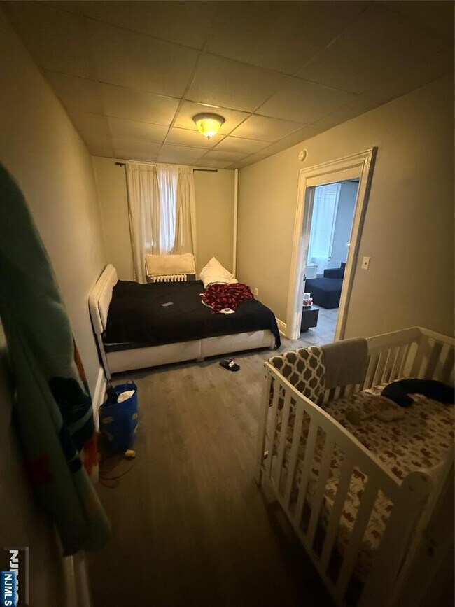 Building Photo - 322 Anderson Ave