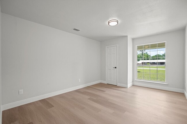 Building Photo - 100 Redbud Woods Trail