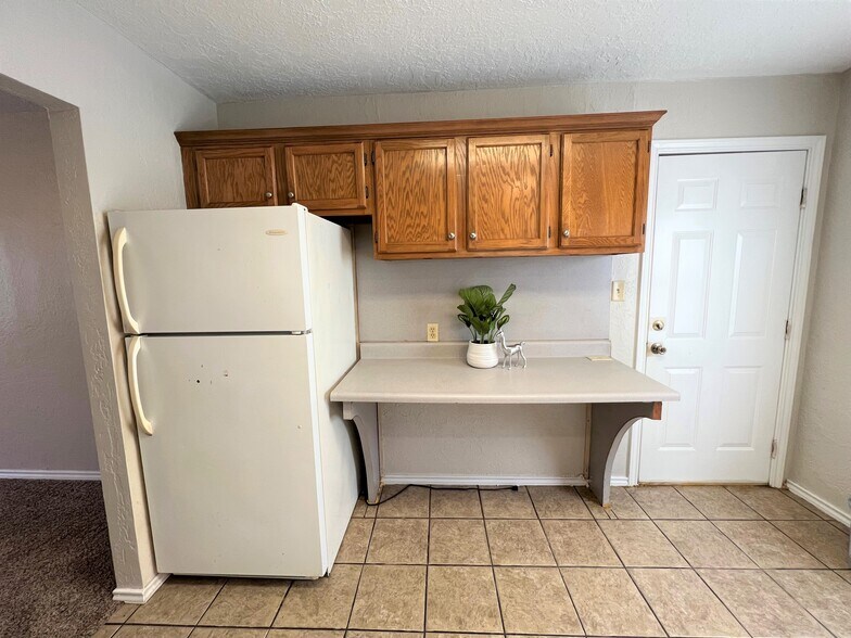 Building Photo - 1107 NW Bell Ave