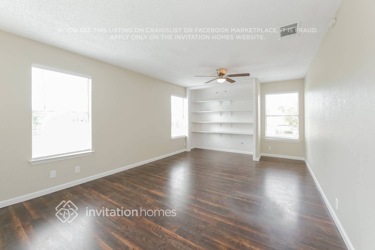 Building Photo - 2101 Logan Dr