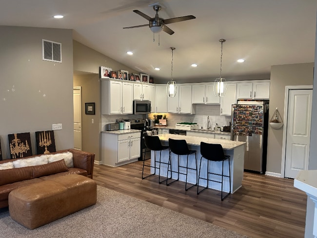 Building Photo - 1251 Townline Rd