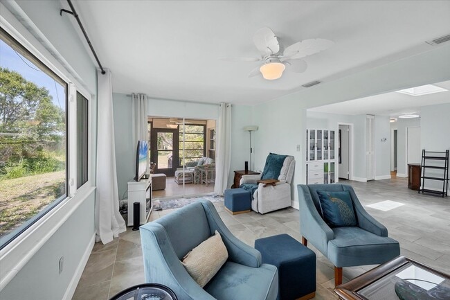 Building Photo - BENEVA & CLARK RD / VILLA