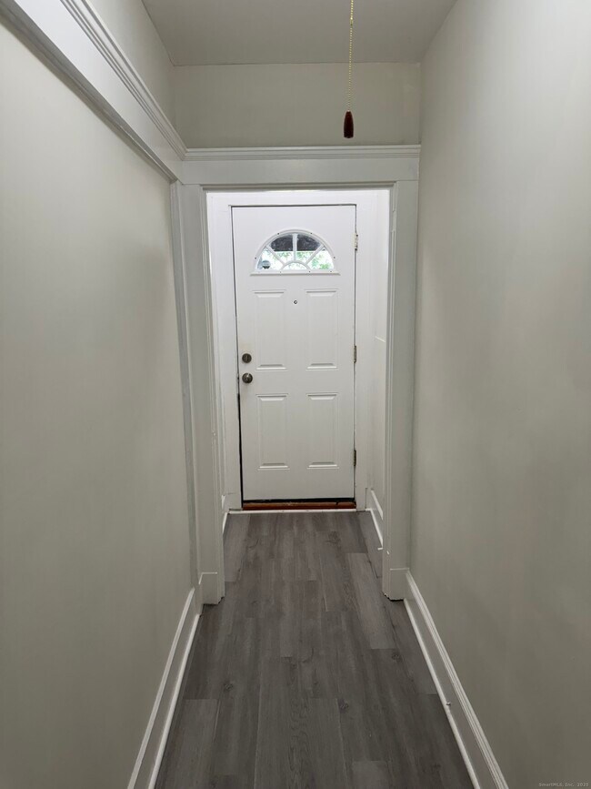 Building Photo - 393 Newhall St