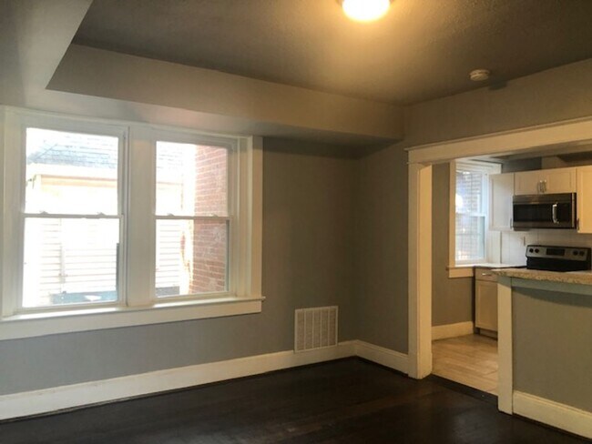 Building Photo - OMO3511-LM