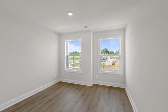 Building Photo - 5018 Lindley Pl