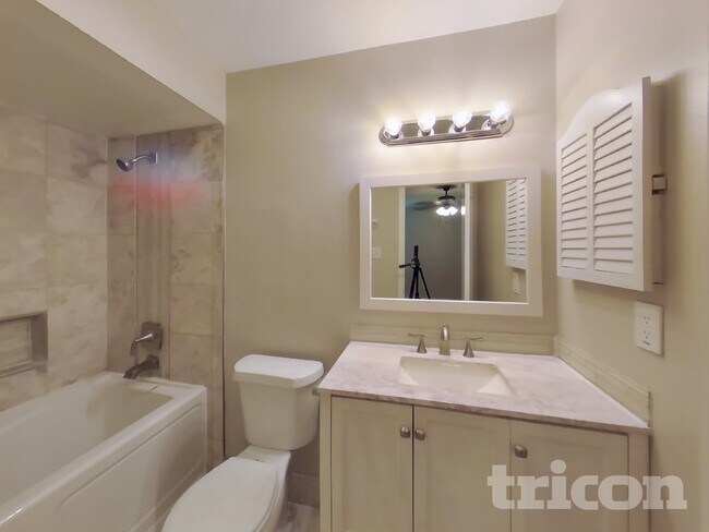 Building Photo - 1108 Robin Dr