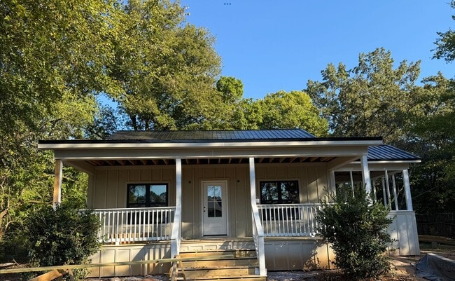 Primary Photo - 1218 Rogers Rd