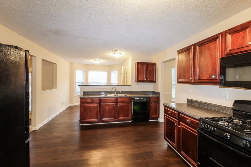 Building Photo - 4182 Arabian Way SW