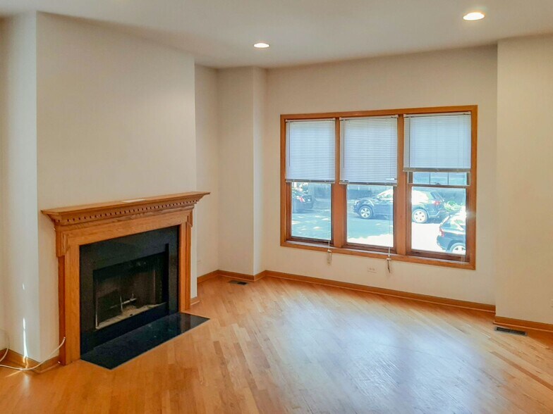 Primary Photo - 2714 N Wayne Ave