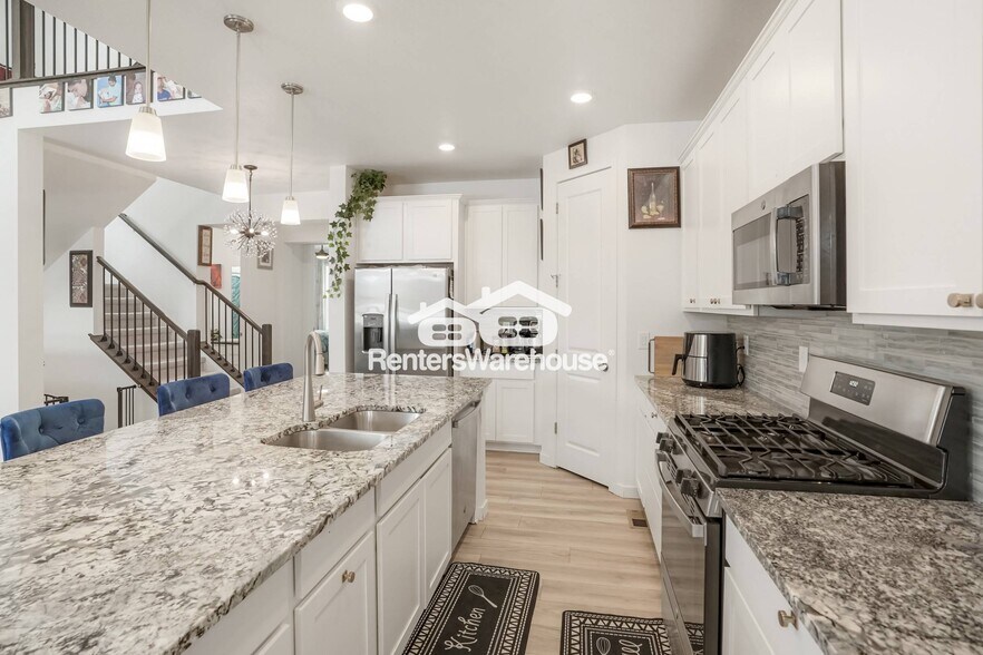 Building Photo - 961 S De Gaulle Ct