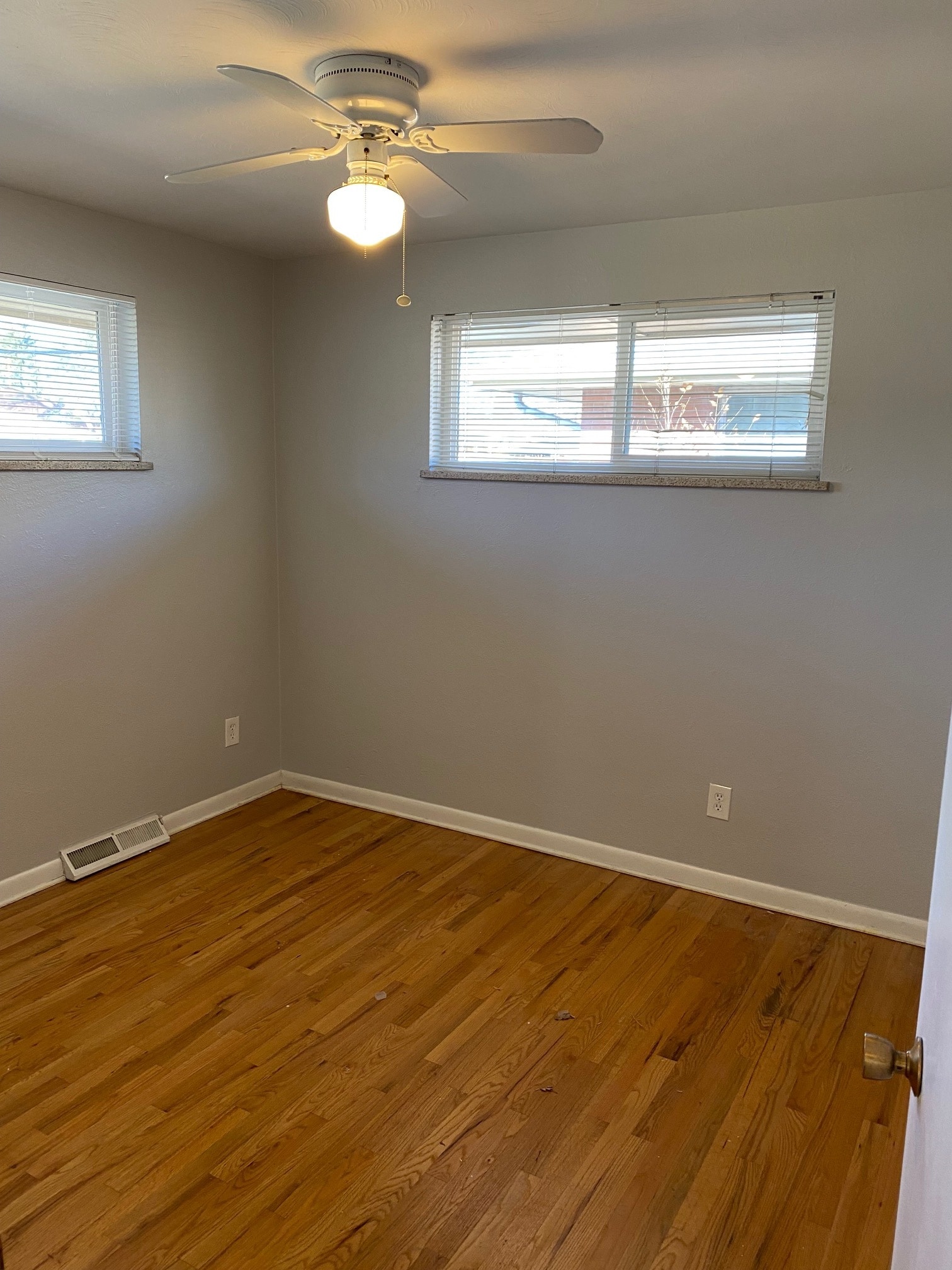 Building Photo - 2005 Kendall St