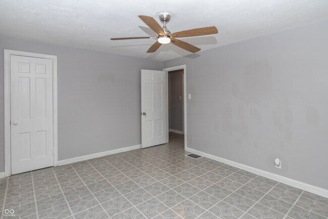 Building Photo - 3457 N Sherman Dr