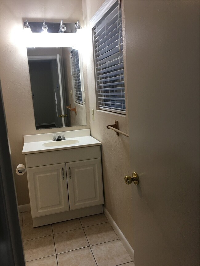 Building Photo - 2283 McCaleb Rd