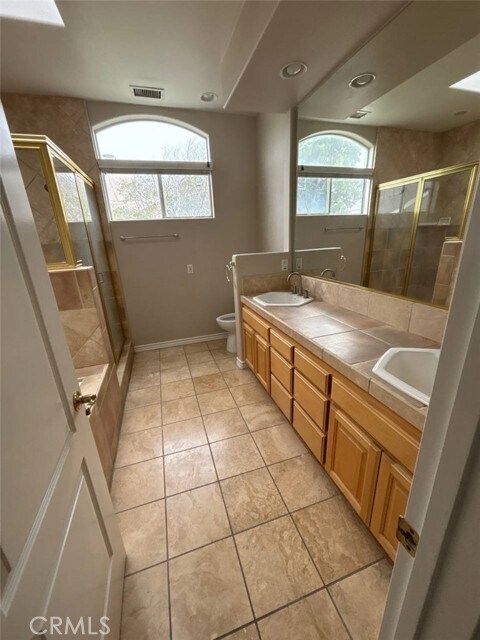 Building Photo - 1007 Lilienthal Ln