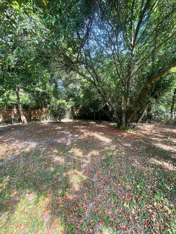 Building Photo - 1588 Hamilton Street