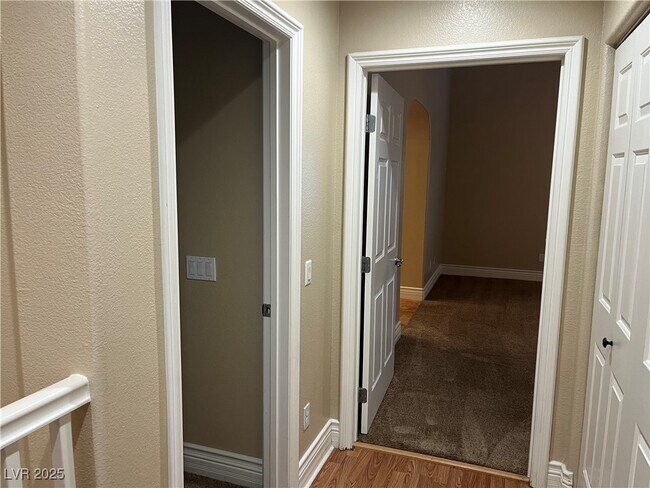 Building Photo - 397 Hidden Hole Dr