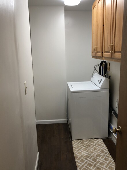 Laundry Room (appliances included) - 208 S Arch St