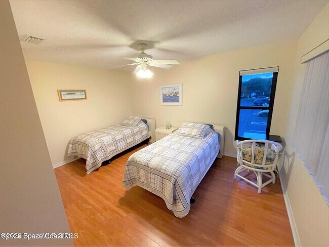 Building Photo - 3291 River Villa Way