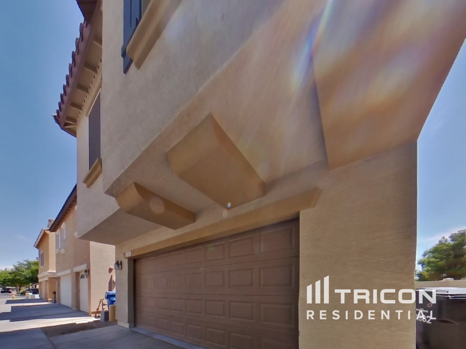 Building Photo - 1382 S Sabino Dr