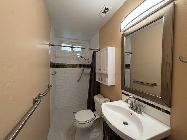 Building Photo - 12461 Vivienda Ave