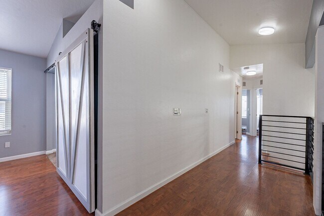 Building Photo - Pending/Rented - Modern Comfort Meets Conv...