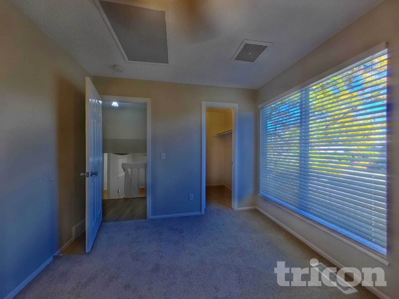 Building Photo - 10025 Alcott St